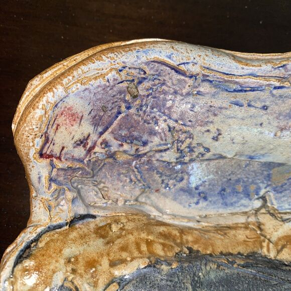 Handmade Pottery Plate With 3-D Pigs Running Through Wheat Field Glazed Signed - Picture 6 of 16